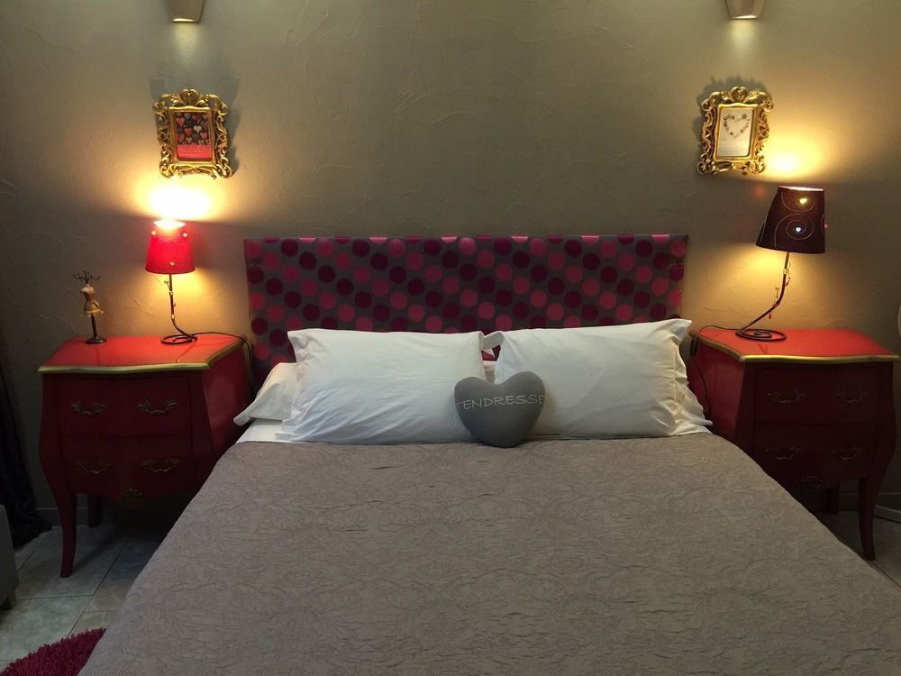 La Clef Des Songes - Chambres Climatisees - Sarlat Centre - Parking Gratuit - Piscine, Spa Et Massages A 400Metres ภายนอก รูปภาพ