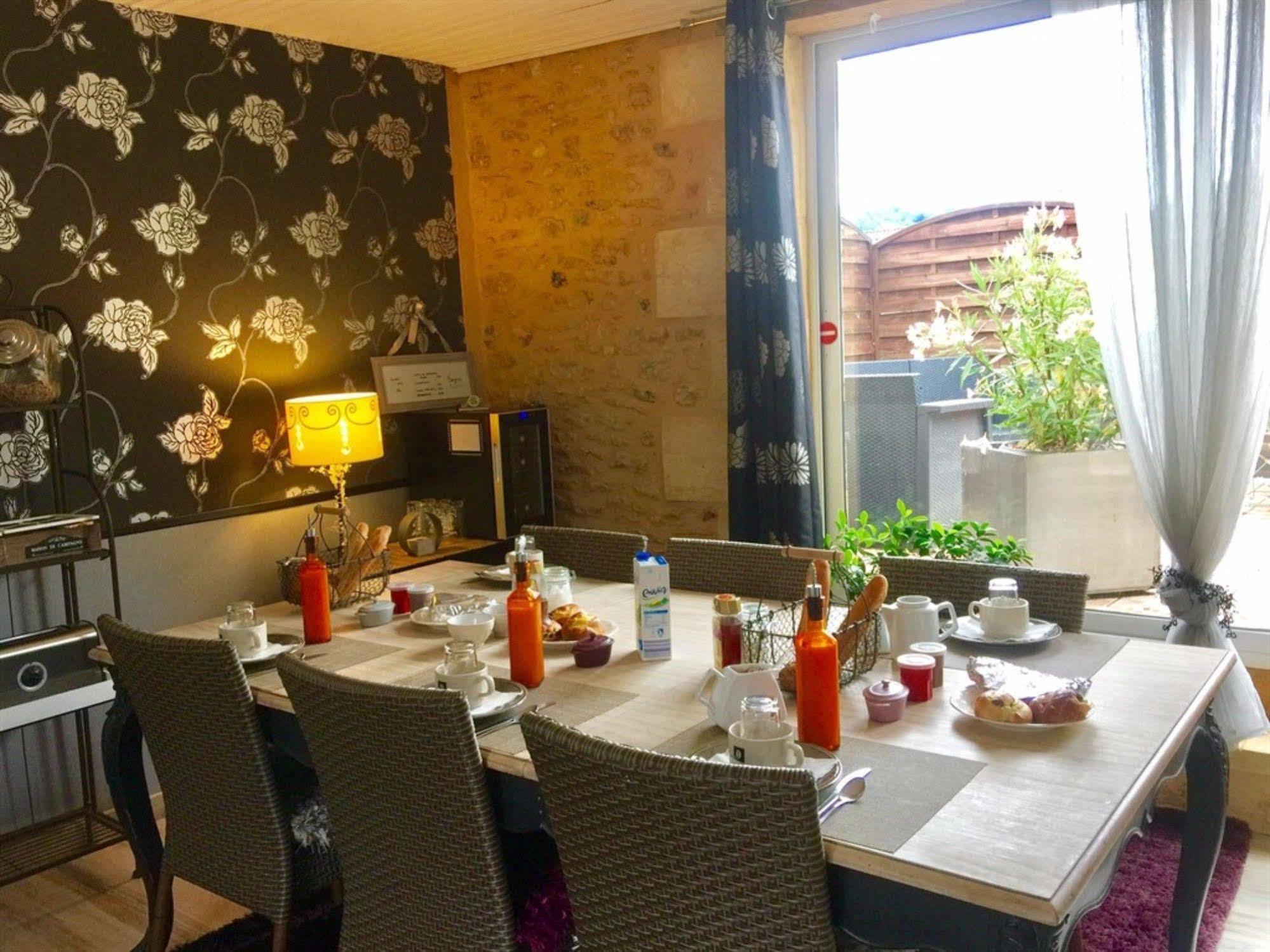 La Clef Des Songes - Chambres Climatisees - Sarlat Centre - Parking Gratuit - Piscine, Spa Et Massages A 400Metres ภายนอก รูปภาพ