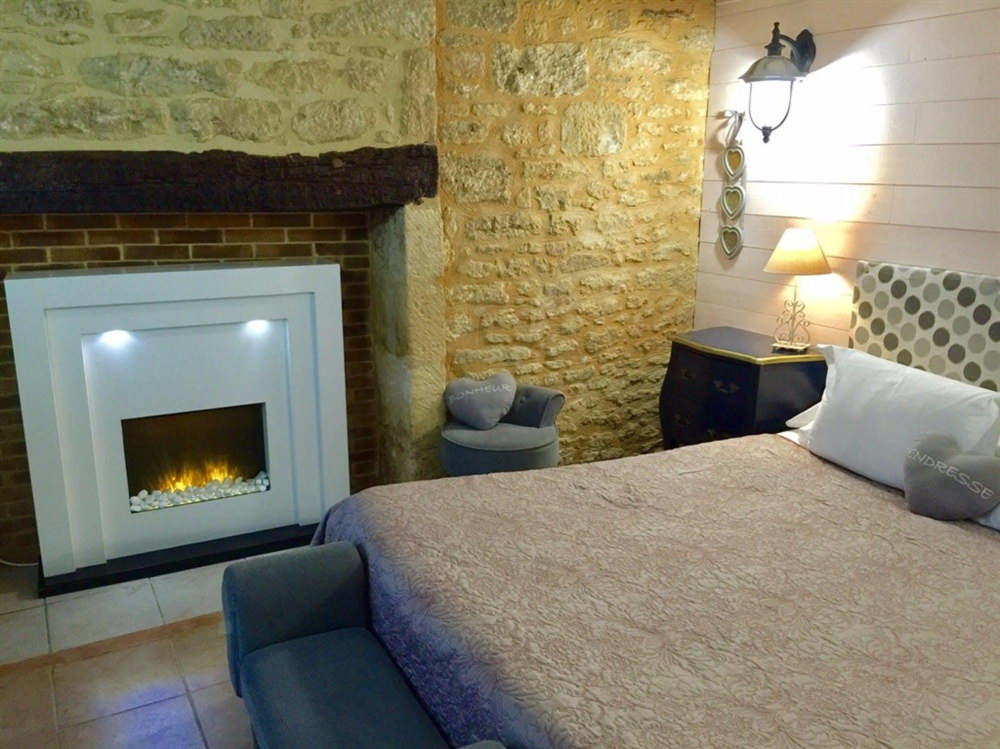 La Clef Des Songes - Chambres Climatisees - Sarlat Centre - Parking Gratuit - Piscine, Spa Et Massages A 400Metres ภายนอก รูปภาพ