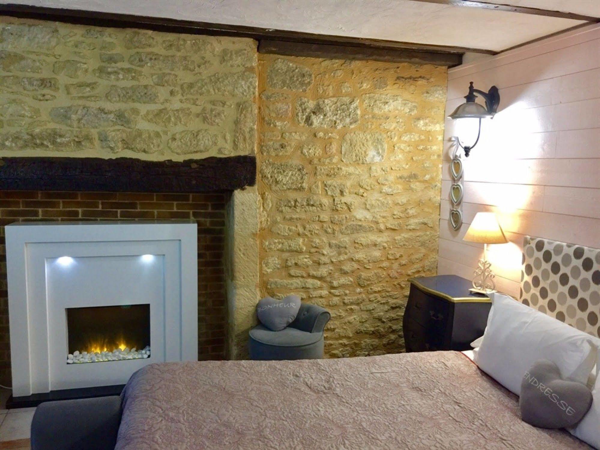 La Clef Des Songes - Chambres Climatisees - Sarlat Centre - Parking Gratuit - Piscine, Spa Et Massages A 400Metres ภายนอก รูปภาพ