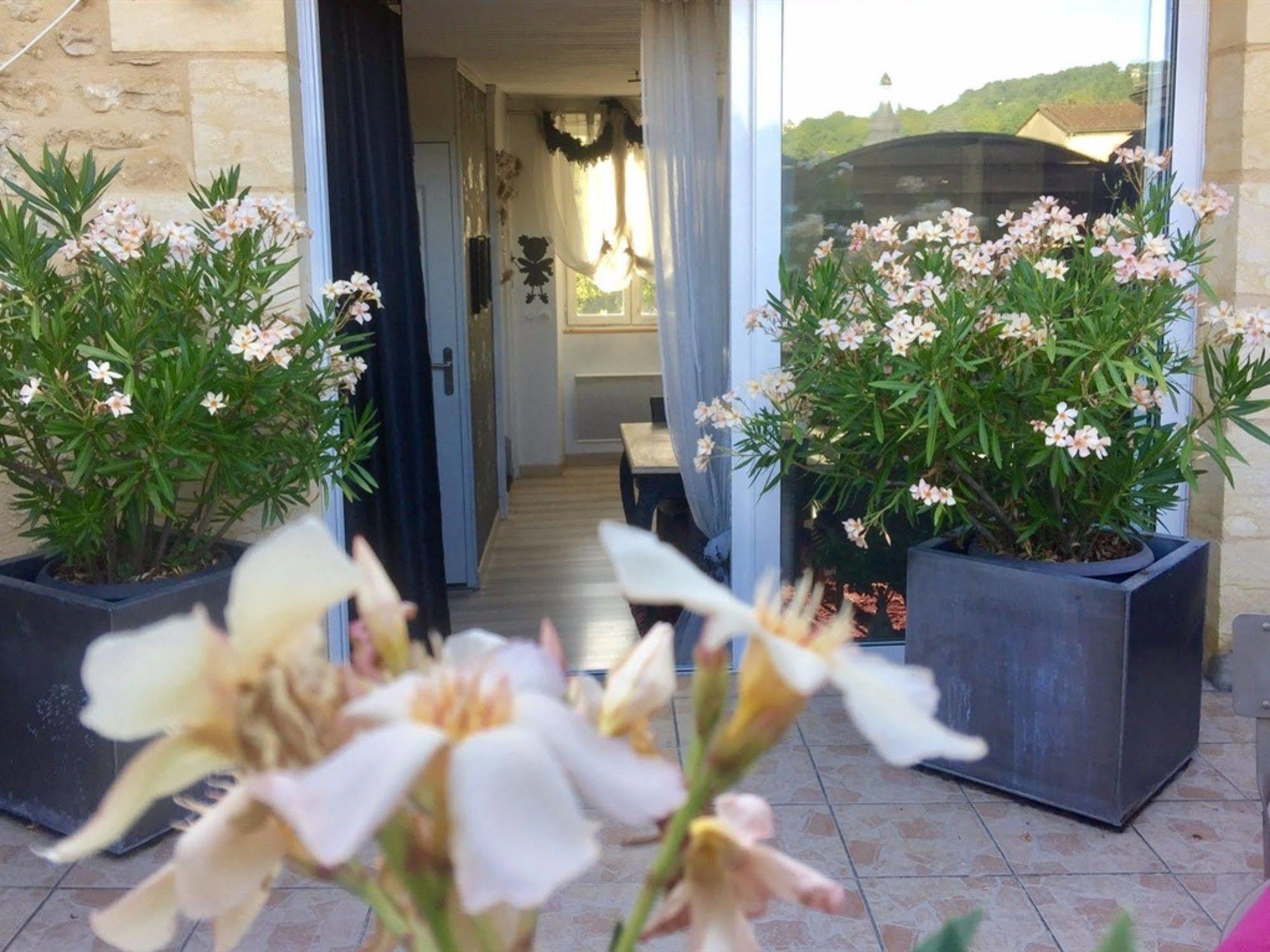 La Clef Des Songes - Chambres Climatisees - Sarlat Centre - Parking Gratuit - Piscine, Spa Et Massages A 400Metres ภายนอก รูปภาพ